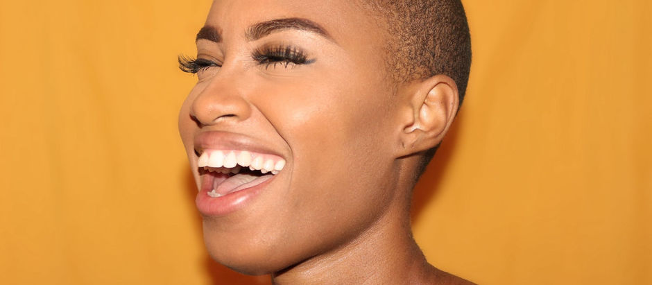 O que é a lente de contato dental?