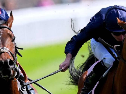 廸河賽日 莫雅戴帽