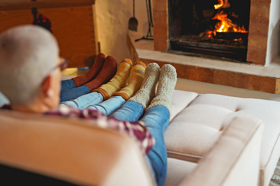 Die Niere liebt es warm - Gefütterte Stiefel, Kirschkernkissen oder weiche Wollsocken – Wärme ist Balsam für die Yin-Energie in frostigen Zeiten. Bild: Shutterstock.com