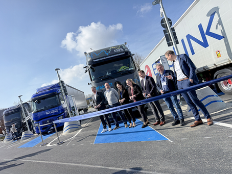 Megawatt-Laden für E-Lkw: Aral eröffnet 1000-kW-Ladepark an der A7