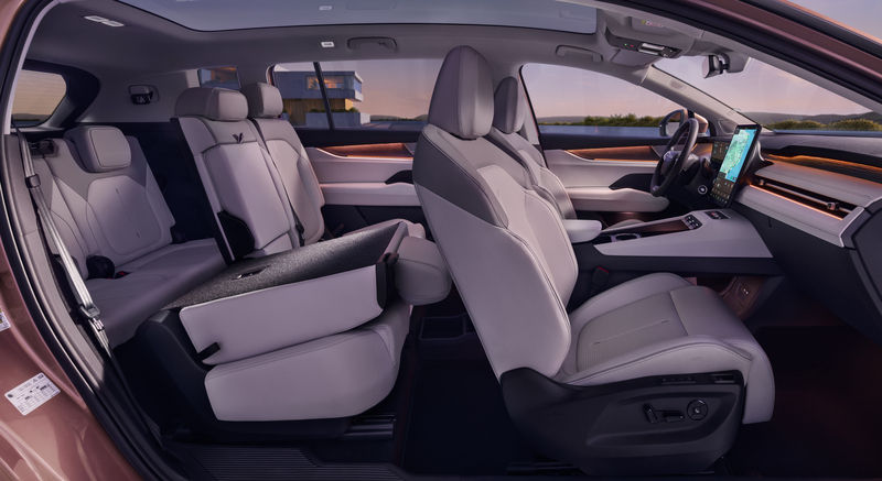 Der neue Škoda Peaq bietet bis zu sieben Sitzplätze und setzt im Innenraum auf viel Platz, Lounge-Charakter und ein vertikales 13,6-Zoll-Infotainmentdisplay. Foto Škoda