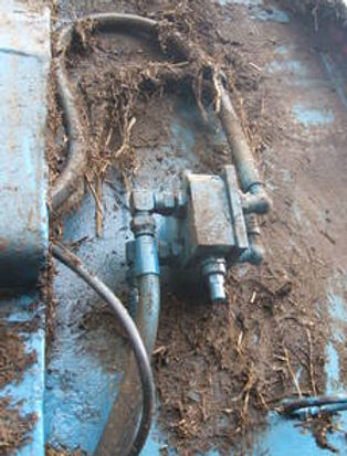 Bunning, ECE muck spreader floor drive relief valve