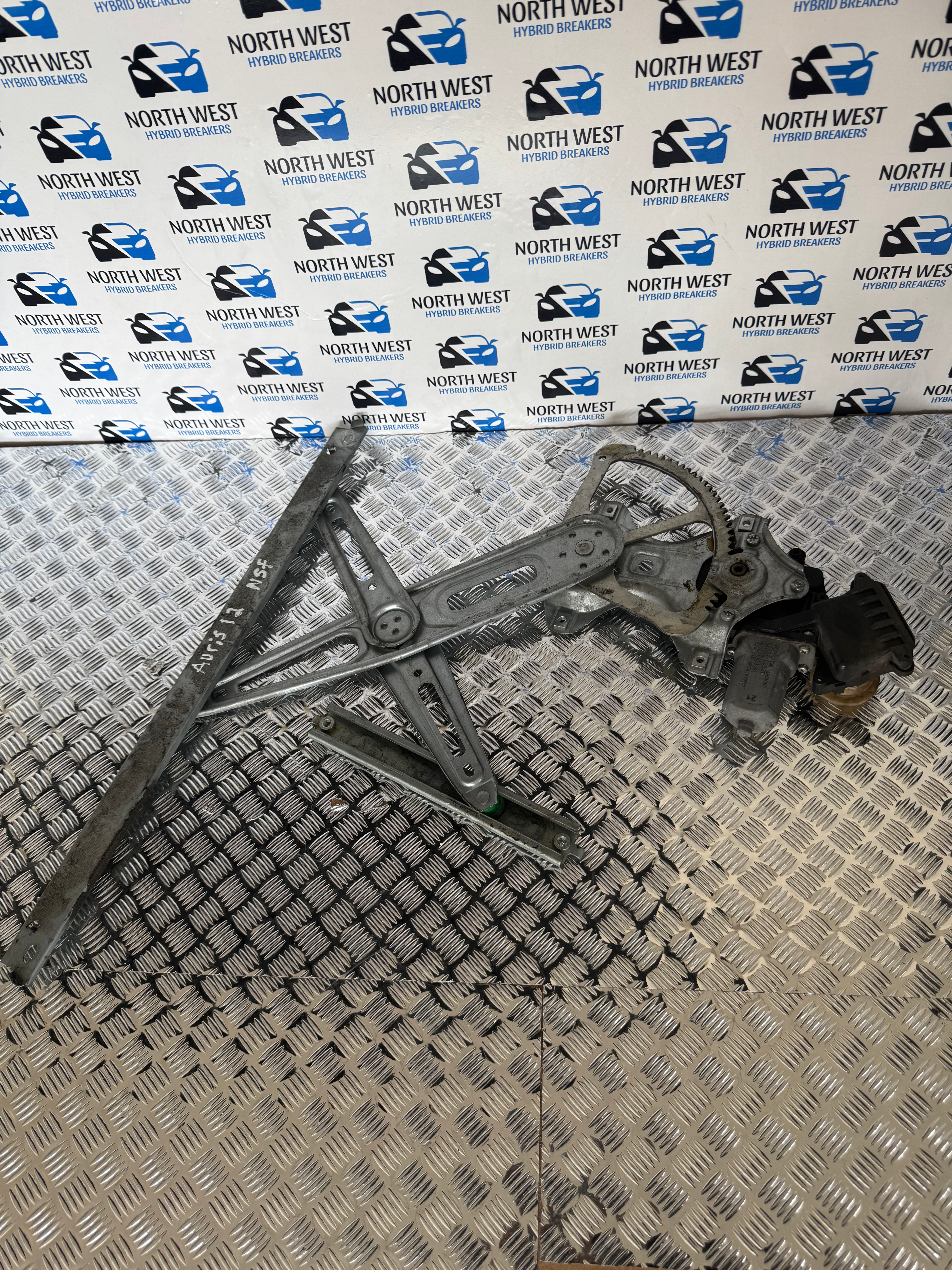 TOYOTA AURIS AVENSIS 2012 REAR RIGHT DOOR WINDOW REGULATOR 85702-02020
