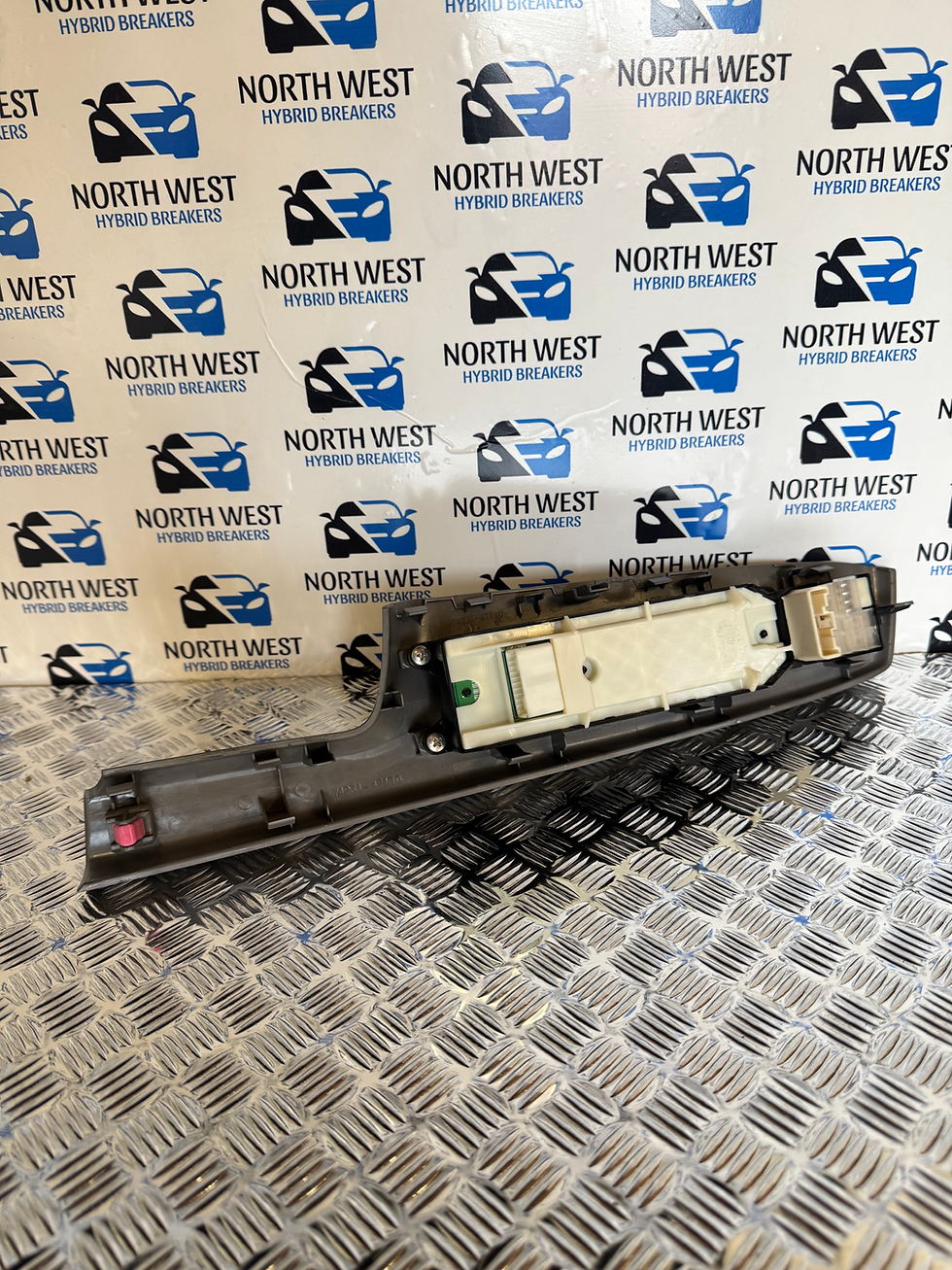Thumbnail: TOYOTA PRIUS PLUS 74231 47210 OSF DOOR MAIN COMPLETE WINDOW SWITCHES 15-20