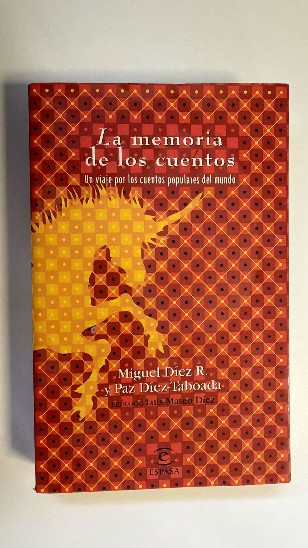 La memoria de los cuentos. VV. AA. Los libros del abuelo, tu libreria solidaria.