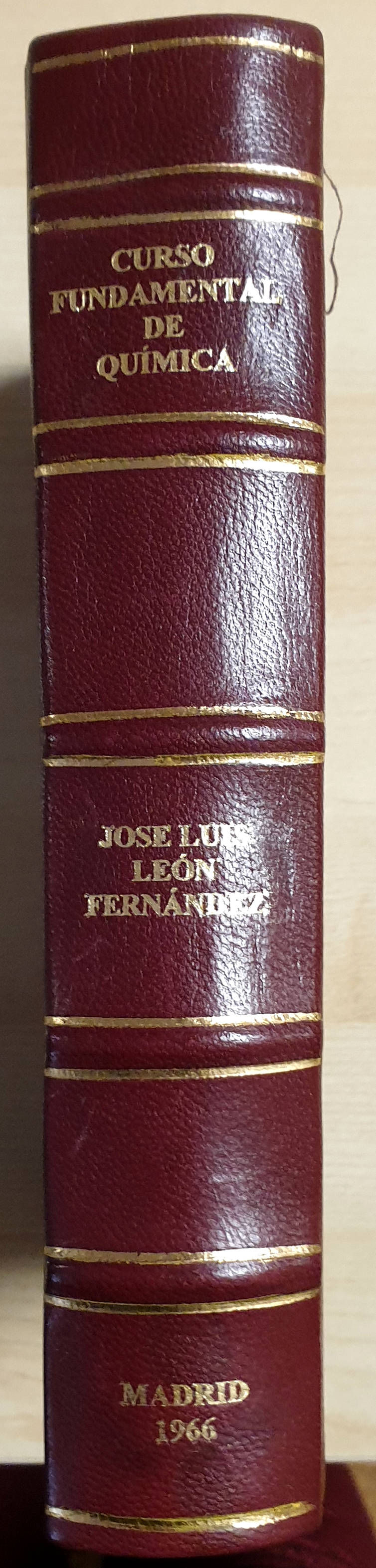 Curso fundamental de Química | León Fernández, José Luis