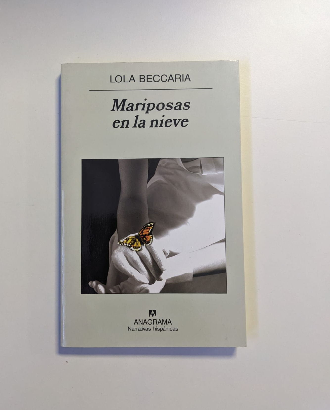 Mariposas en la niev. Beccaria, Lola. Los libros del abuelo, tu librería solidaria.