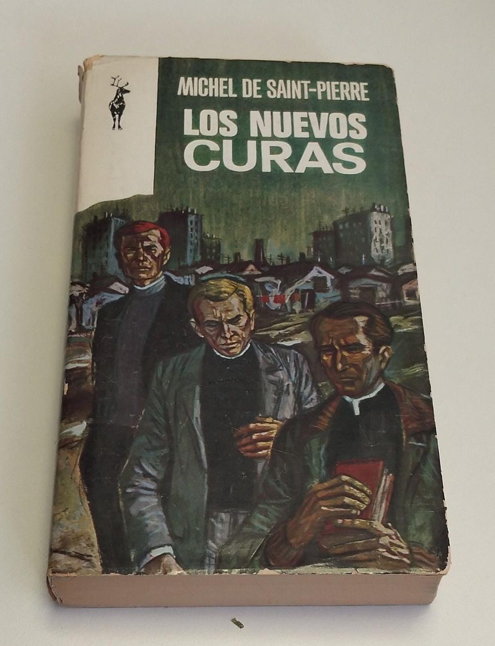 Los nuevos curas | De Saint Michel , Pierre .Los libros del abuelo, tu librería solidaria.