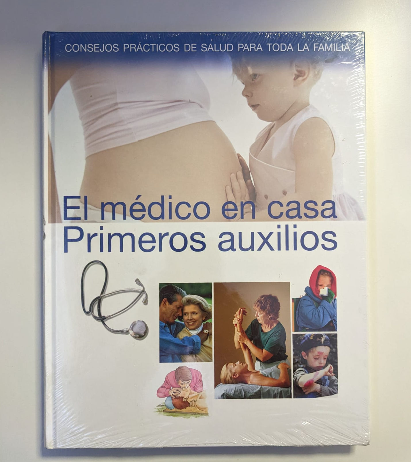 El médico en casa: Primeros auxilios. VV.AA. Los libros del abuelo, tu librería solidaria.