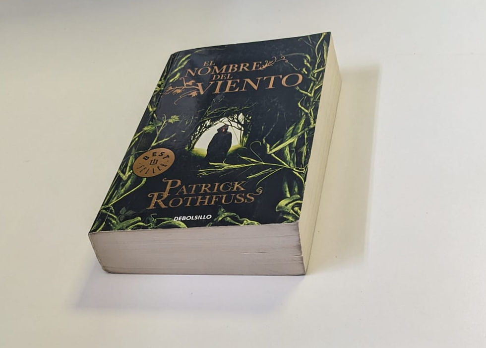 El nombre del viento. Rothfuss, Patrick. Los libros del abuelo, tu librería solidaria.