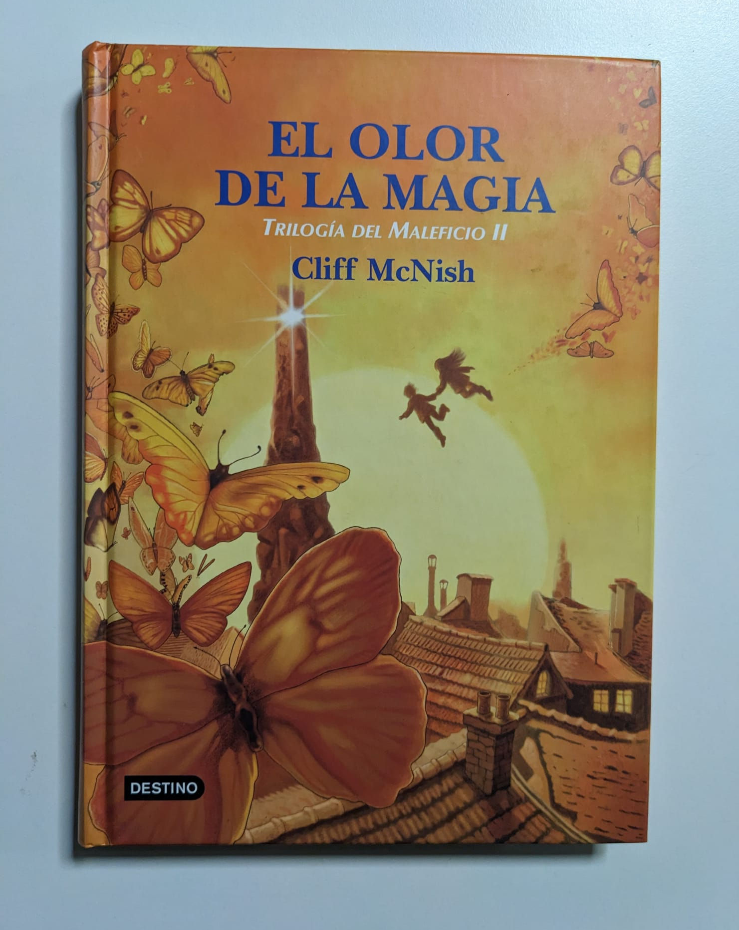 El olor de la magia. Trilogía del maleficio ll. McNish, Cliff. Los libros del abuelo, tu librería solidaria