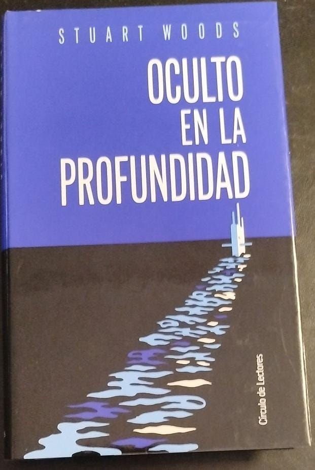 Oculto en la profundidad | Woods, Stuart. Los Libros del Abuelo, tu librería solidaria.