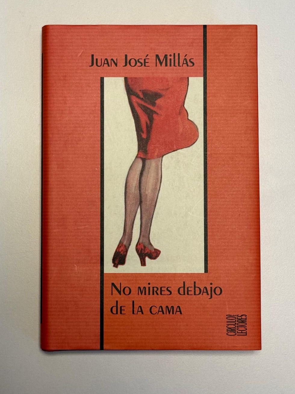 No mires debajo de la cama | Millás, Juan José, Los libros del Abuelo, tu librería solidaria.