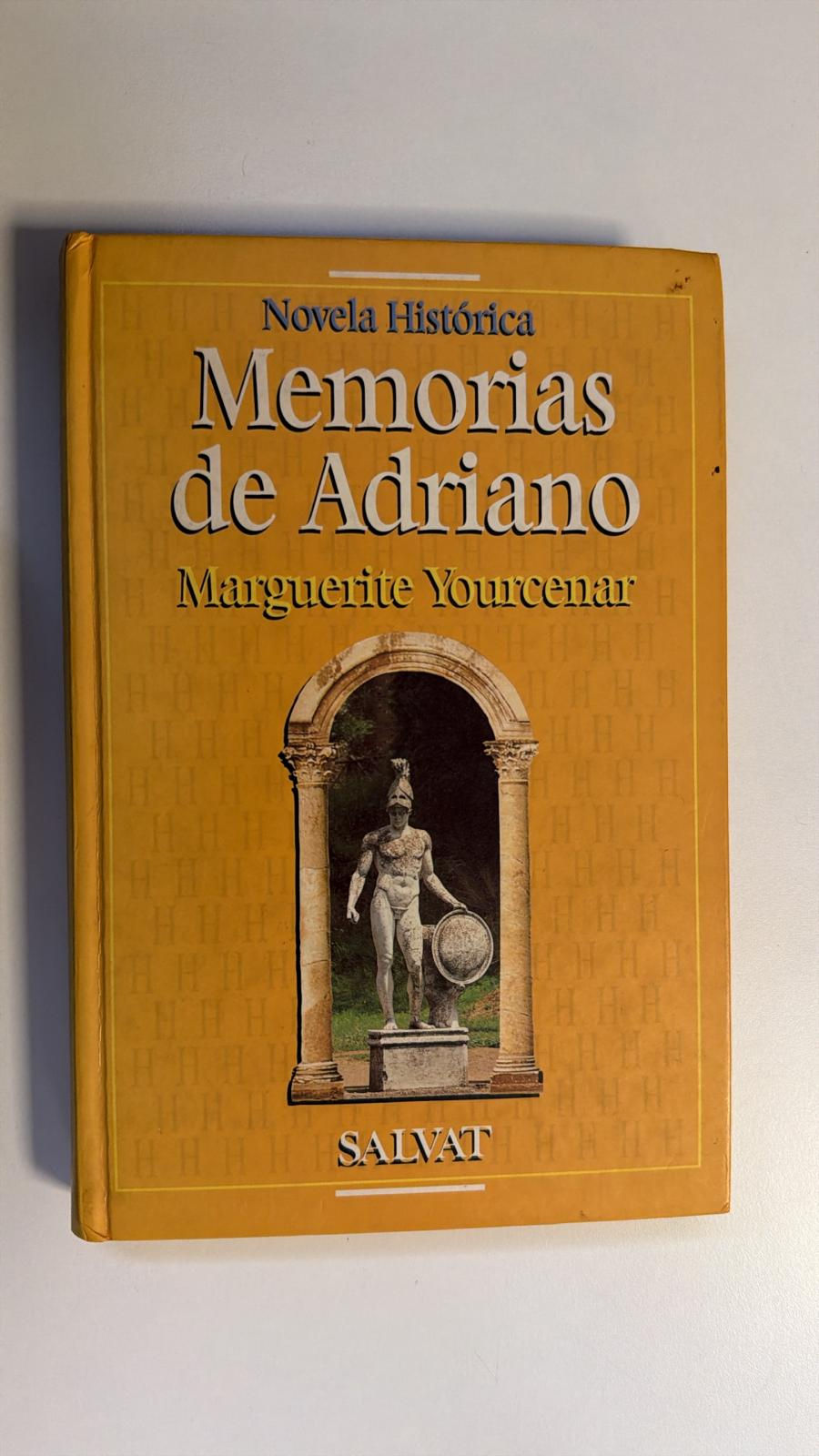 Memorias de Adriano. Yourcenar Marguerite. Los libros del abuelo, tu libreria solidaria.