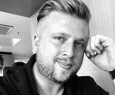 Tom Salvat LinkedIn_edited.jpg