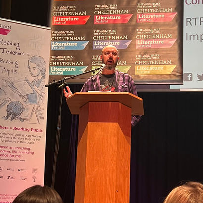 Reading Teachers = Reading Pupils
