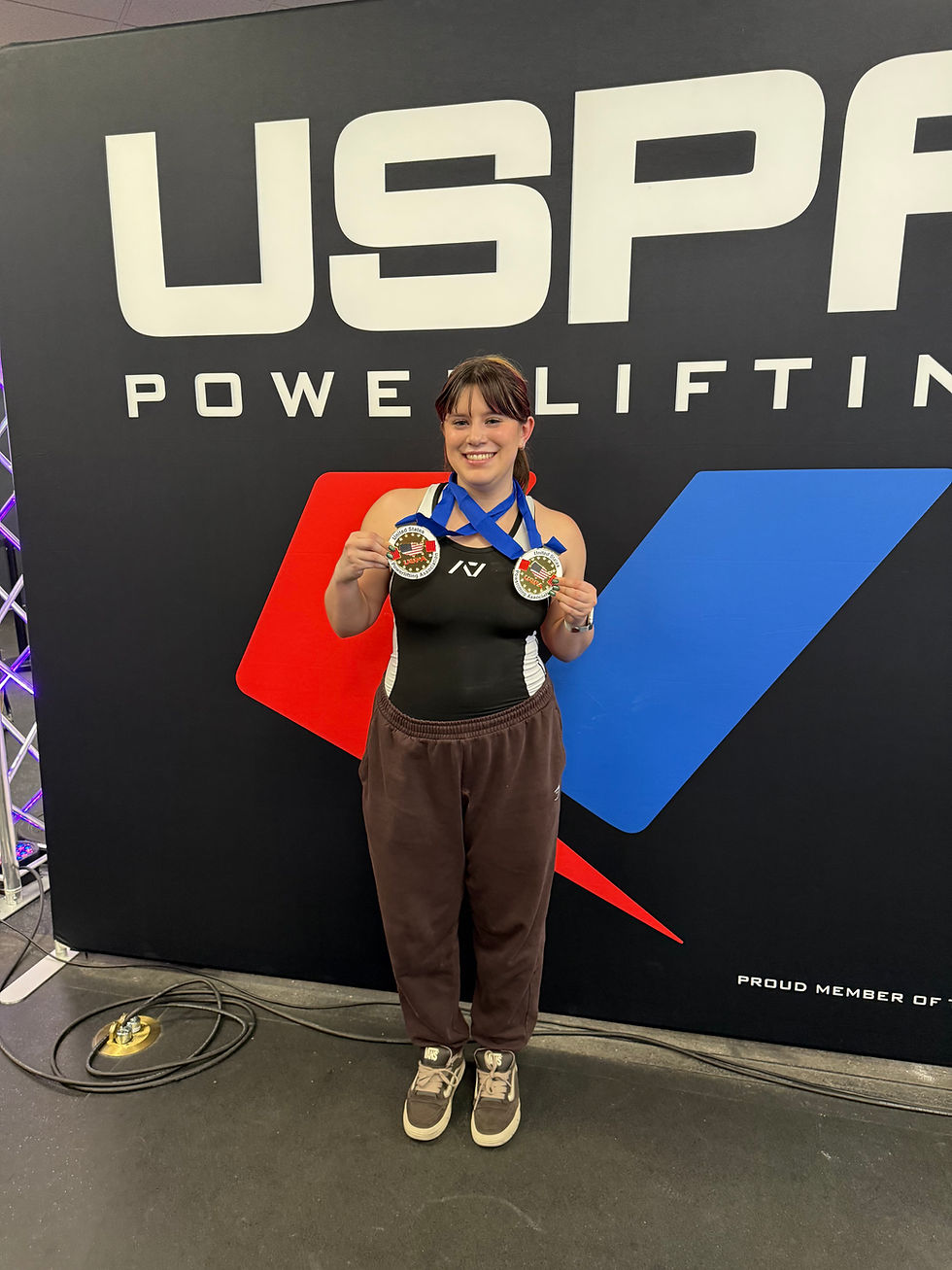 Emma powerlifting