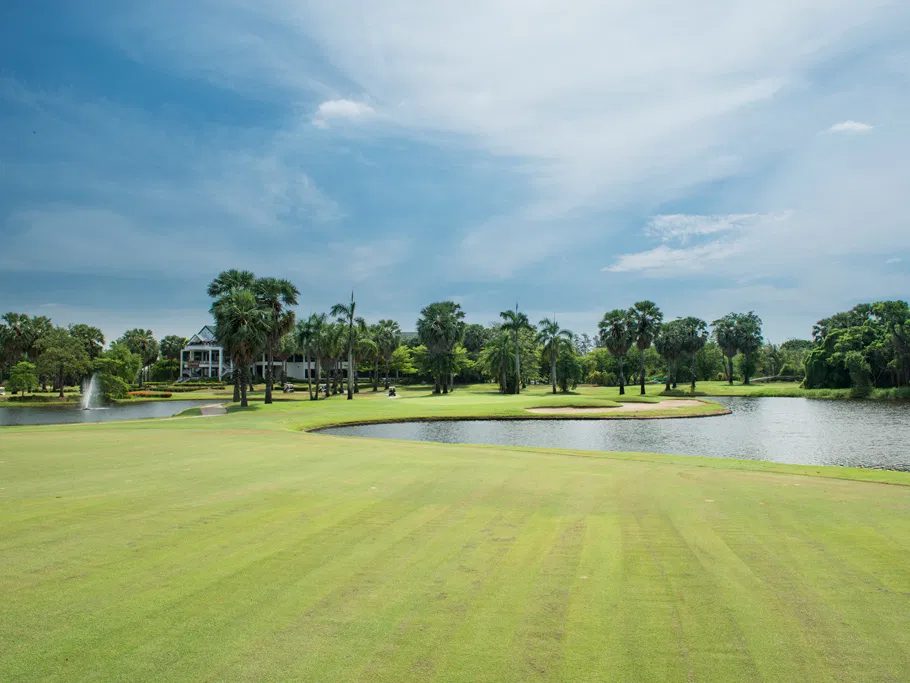 lakewoodcc-approach-hole9.webp