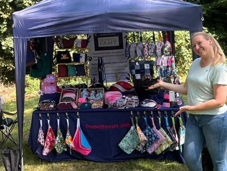Marktstand hangefertigte Taschen von Crockett´s Craft