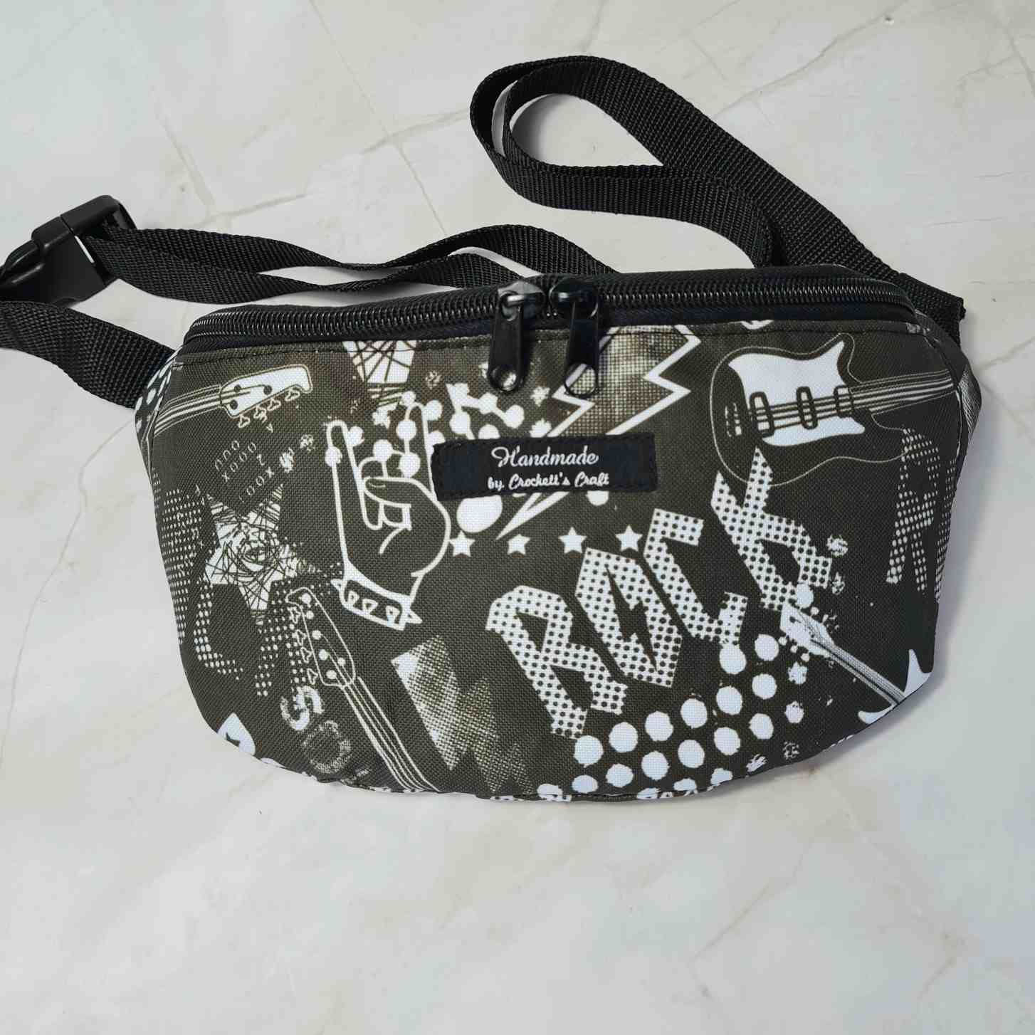 Bauchtasche Rock'n Roll. Perfekt im coolen rockigen Look und schwarzem Innenfutter