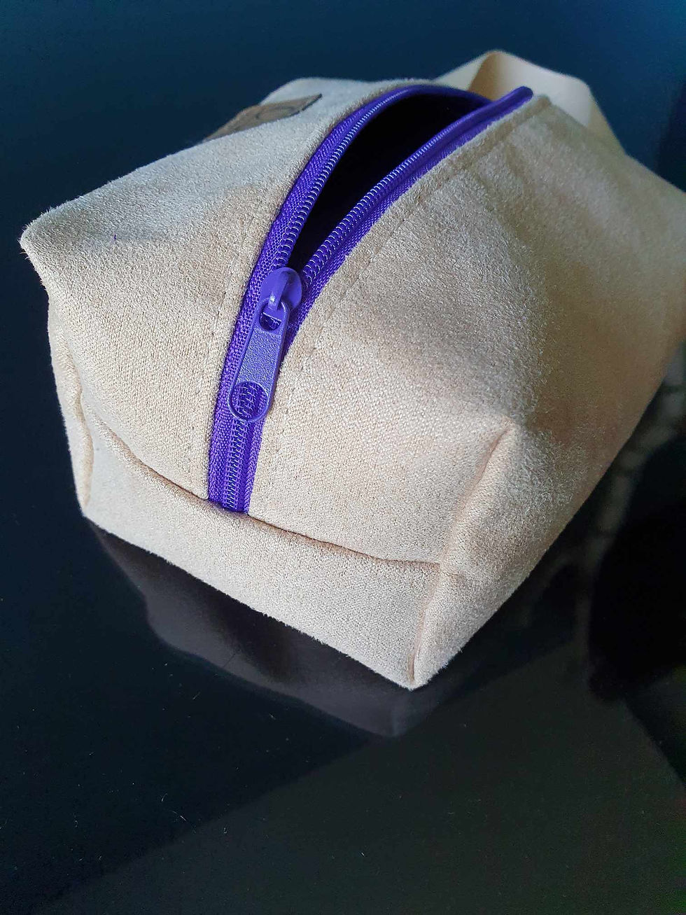 Miniaturbild: Sicht auf den Taschenboden