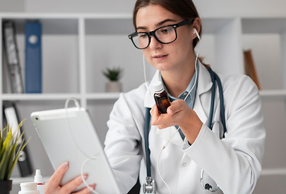 portrait-doctor-video-conferencing-clinic (2).jpg