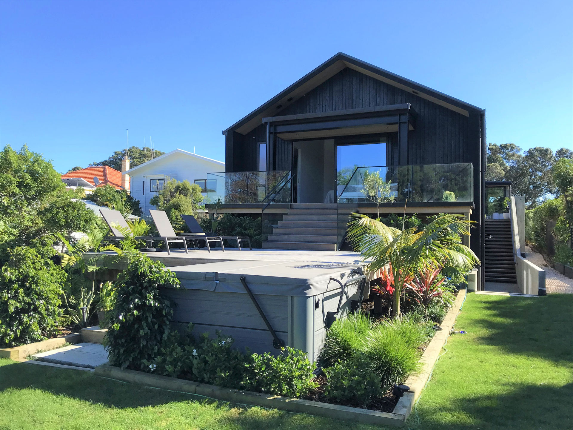 sub tropical, spa Pool, timber deck, fire pit