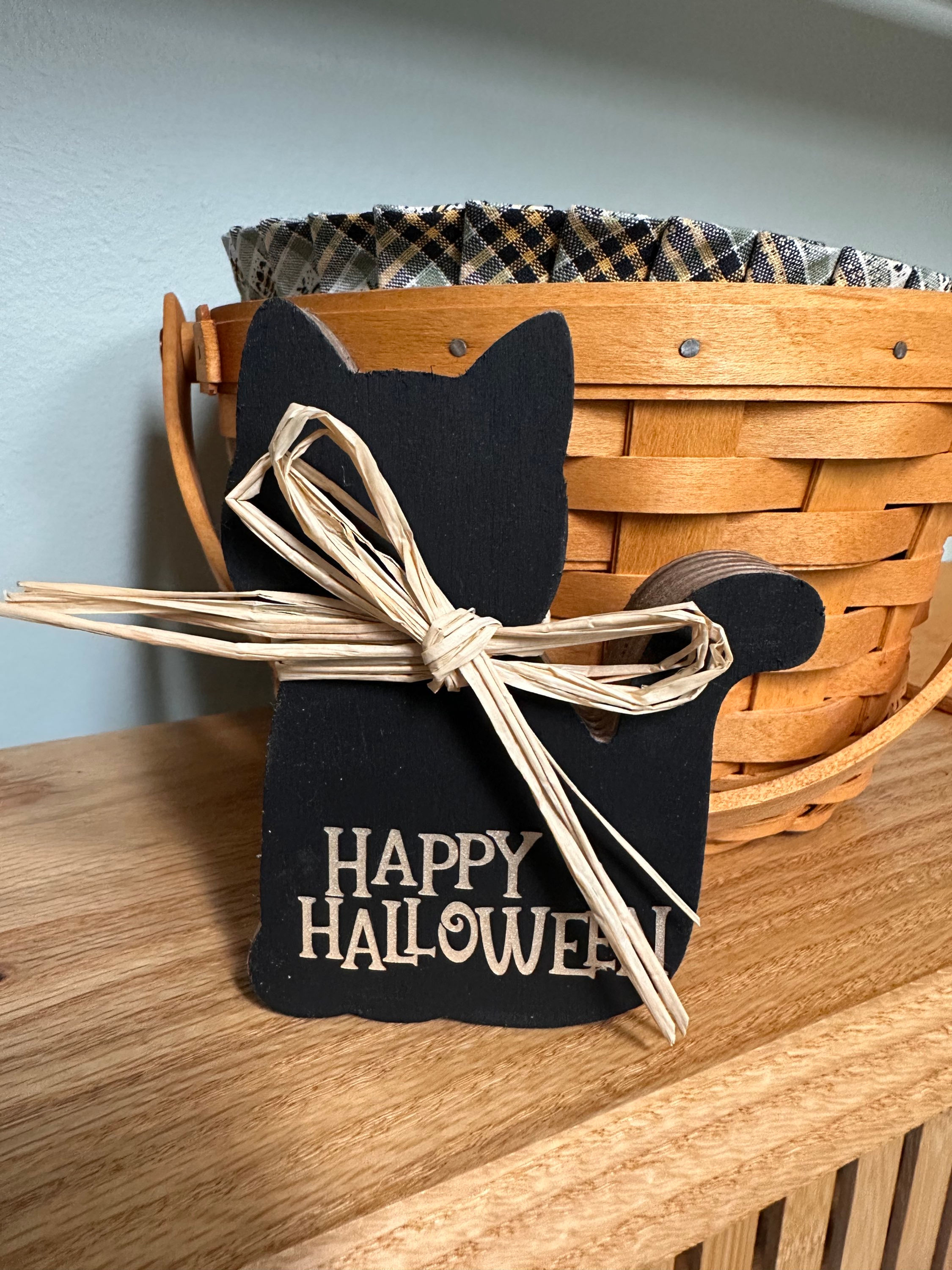 Small Wood Cat (Assorted Designs)