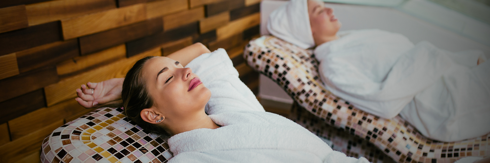 特別な休暇をお届けします 海や山を眺め バルコニー (3240 x 1080 px) - 10.png