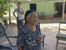 Anciana de 94 años que perdió hasta su última vaca por abigeato recupera la esperanza con gesto anónimo