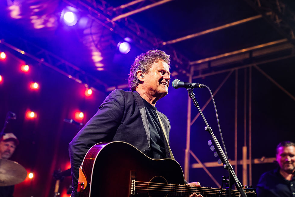 Poul Krebs lagde stemningen til vores allerførste koncert på Skovhøjgaard.