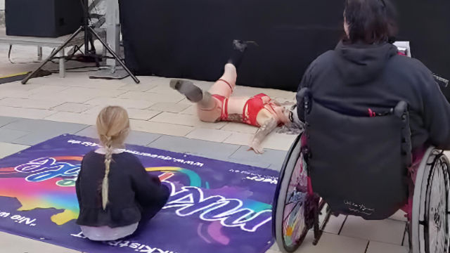Perverse drag show for children in Germany at CSD