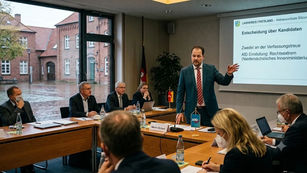 Wenn fünf Erleuchtete über das Schicksal der Demokratie entscheiden