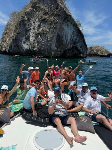 Yacht charter in Puerto Vallarta Los Arcos