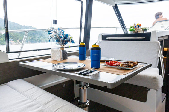 Luxury yacht rental in Nuevo Vallarta