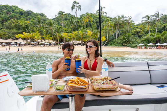 Luxury yacht rental in Nuevo Vallarta