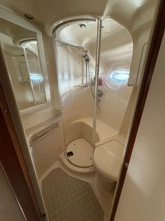 Yahct bathroom