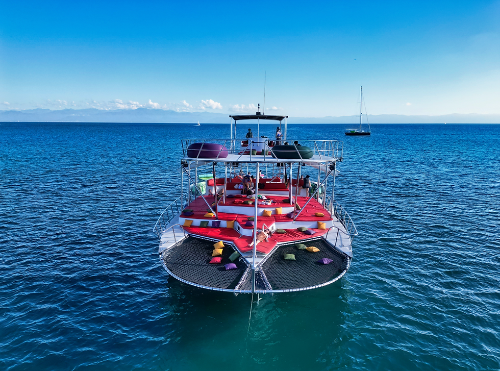 largae catamaran with cushions
