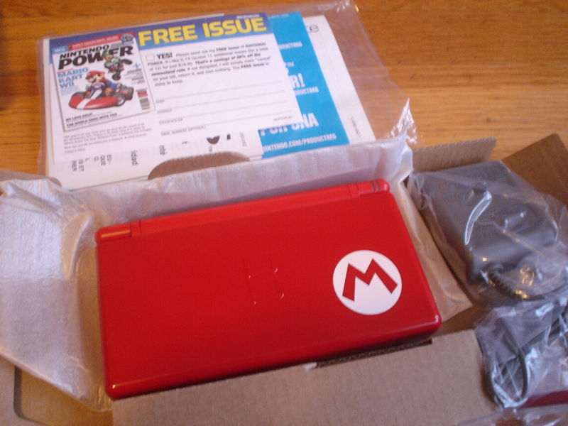 Thumbnail: Nintendo DS Lite (Super Mario Edition)