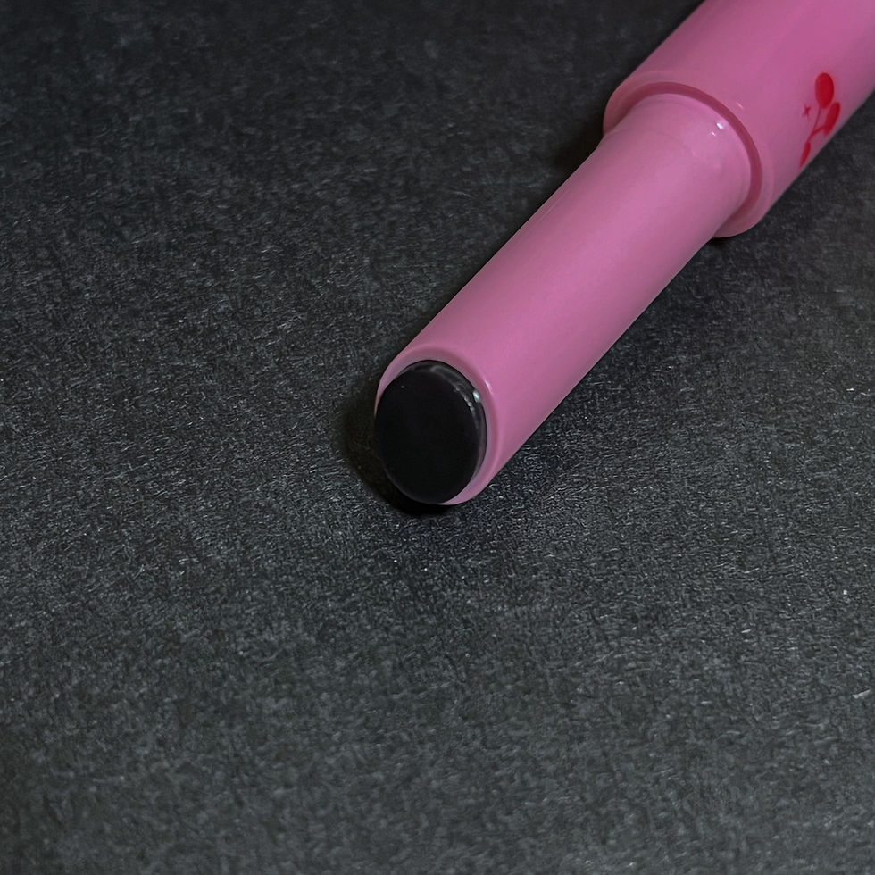 黑莓水漾潤唇膏，含多種草本油，修護乾燥嘴唇 Blackberry lip oil balm,  contains herbal oils,  hydrates and repairs dry lips. ｜ST's Choice 黑色選物