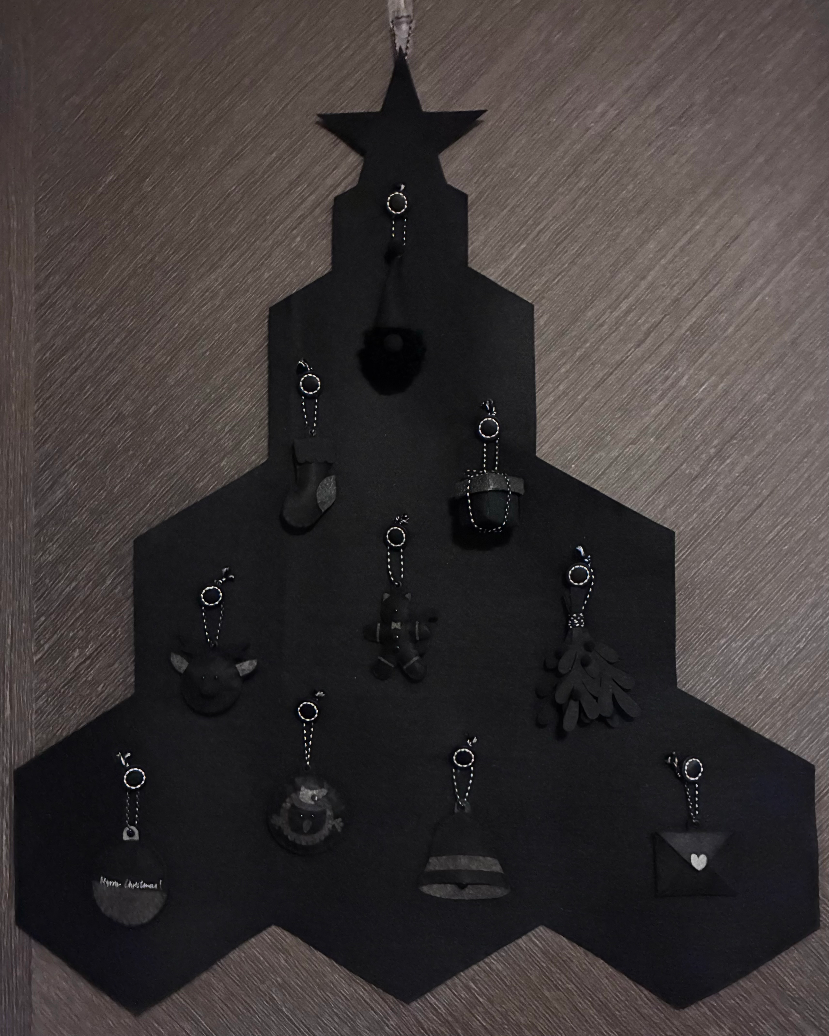 【黑色聖誕限定】手工全黑掛牆聖誕樹連裝飾套裝 Handmade Hanging Noir Christmas Tree with Ornaments Set