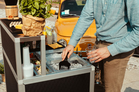 Postazione cocktail bar facile da installare e da smontare. Br mobile pratico e comodo