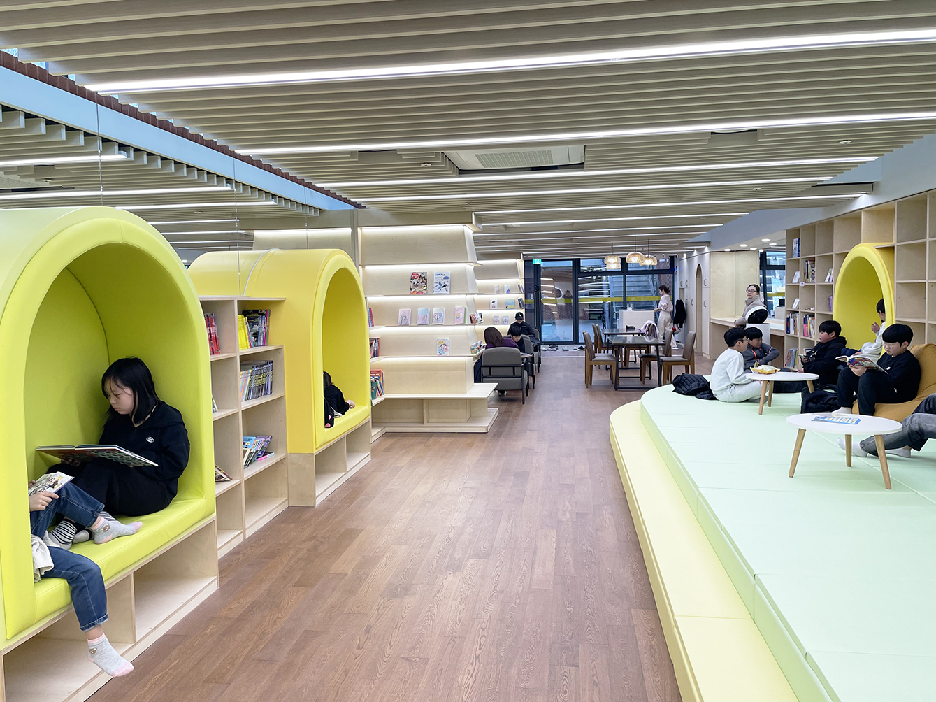 가흥 어린이테마공원 내 작은도서관 인테리어