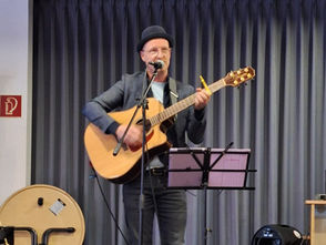 Musikalische Begleitung beim Bingo-Abend