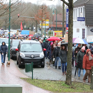 Demonstrationszug durch den Kern von Edewecht