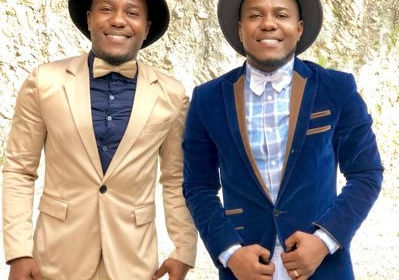 Le groupe "Les Jumeaux" plaide pour une constante positivité chez les Hommes