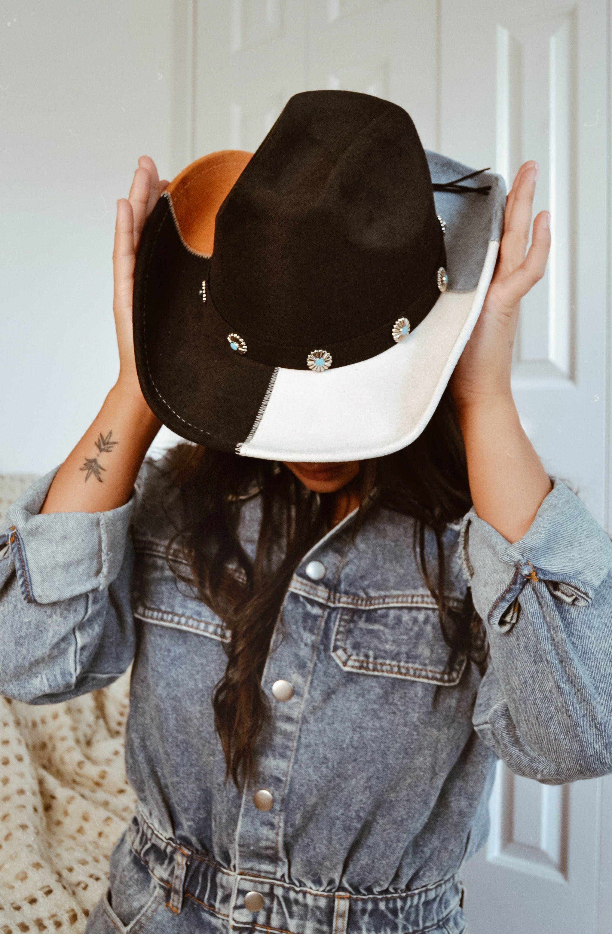 COLOR BLOCK SUEDE COWBOY HAT - MULTI