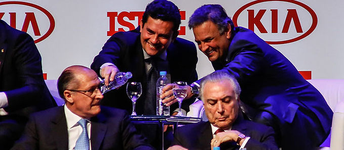 NINGUÉM ENTROU PARA A POLÍTICA
