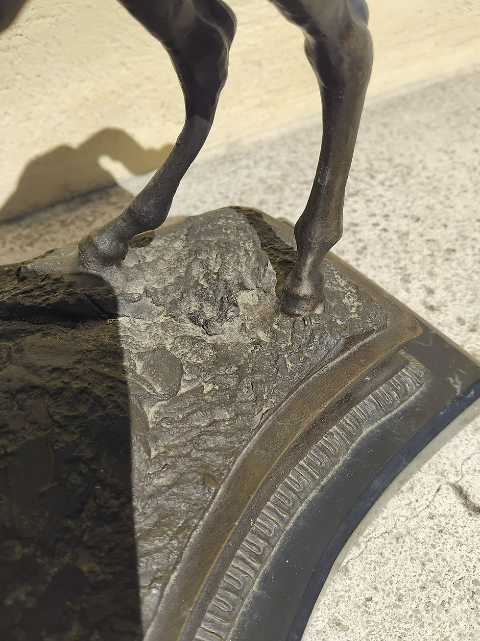 Miniature : Sculpture en bronze signée A.BARYE, Jument et son poulain