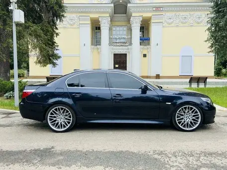 BMW 5 Series E61 540i